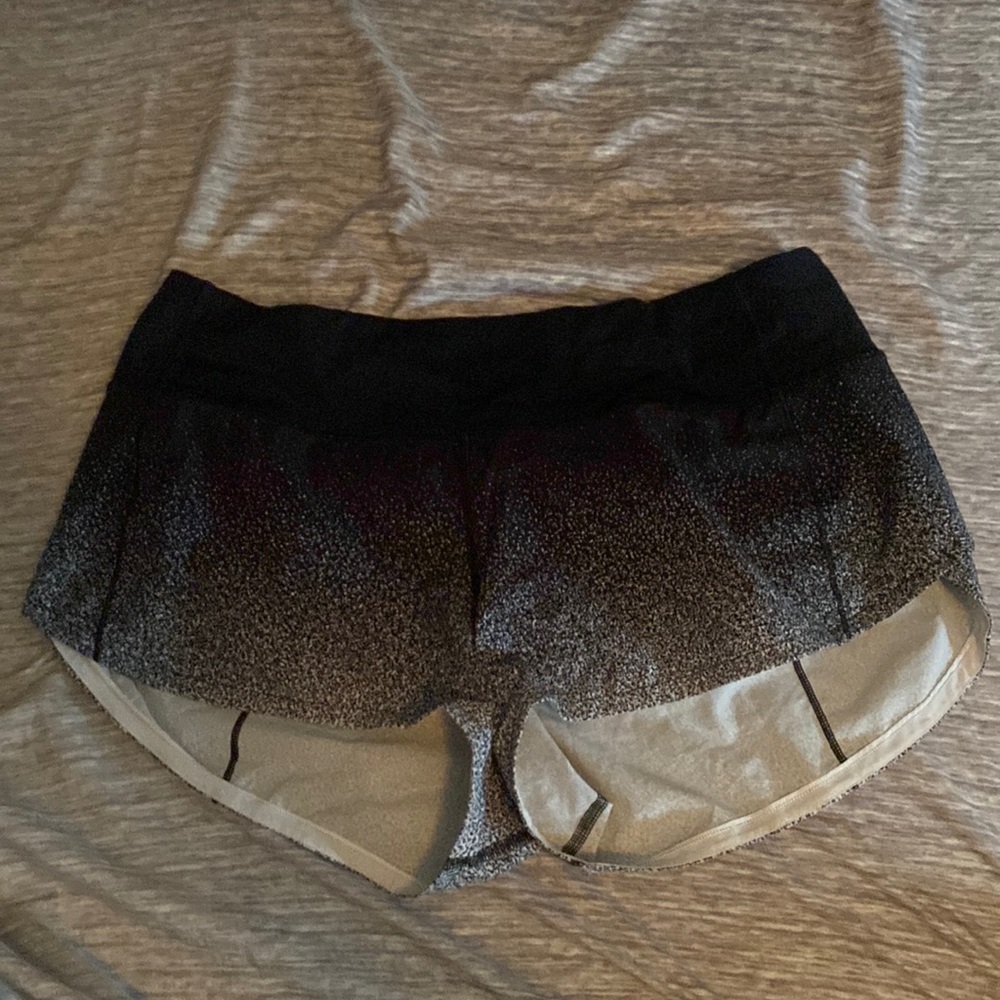 Lululemon Speed Up 2.5 Size 6 Shorts